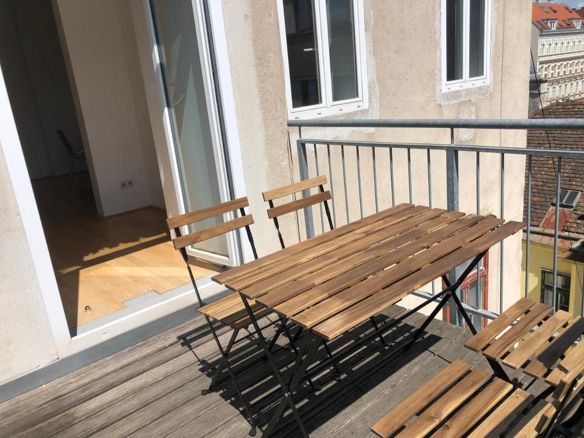 Helle 4 Zimmer Familien-Wohnung Mit Balkon! Schloss Schonbrunn In Gehdistanz 维也纳 外观 照片