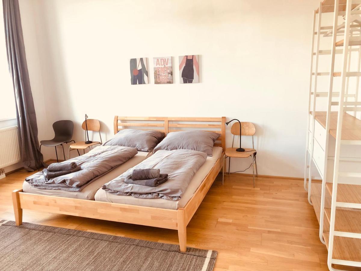 Helle 4 Zimmer Familien-Wohnung Mit Balkon! Schloss Schonbrunn In Gehdistanz 维也纳 外观 照片